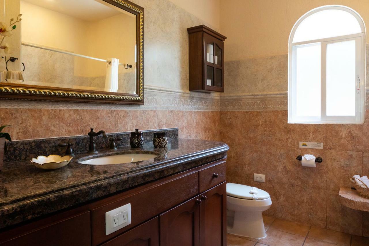 Casa Cascada - 3 Bdrm House For 6, Close To The