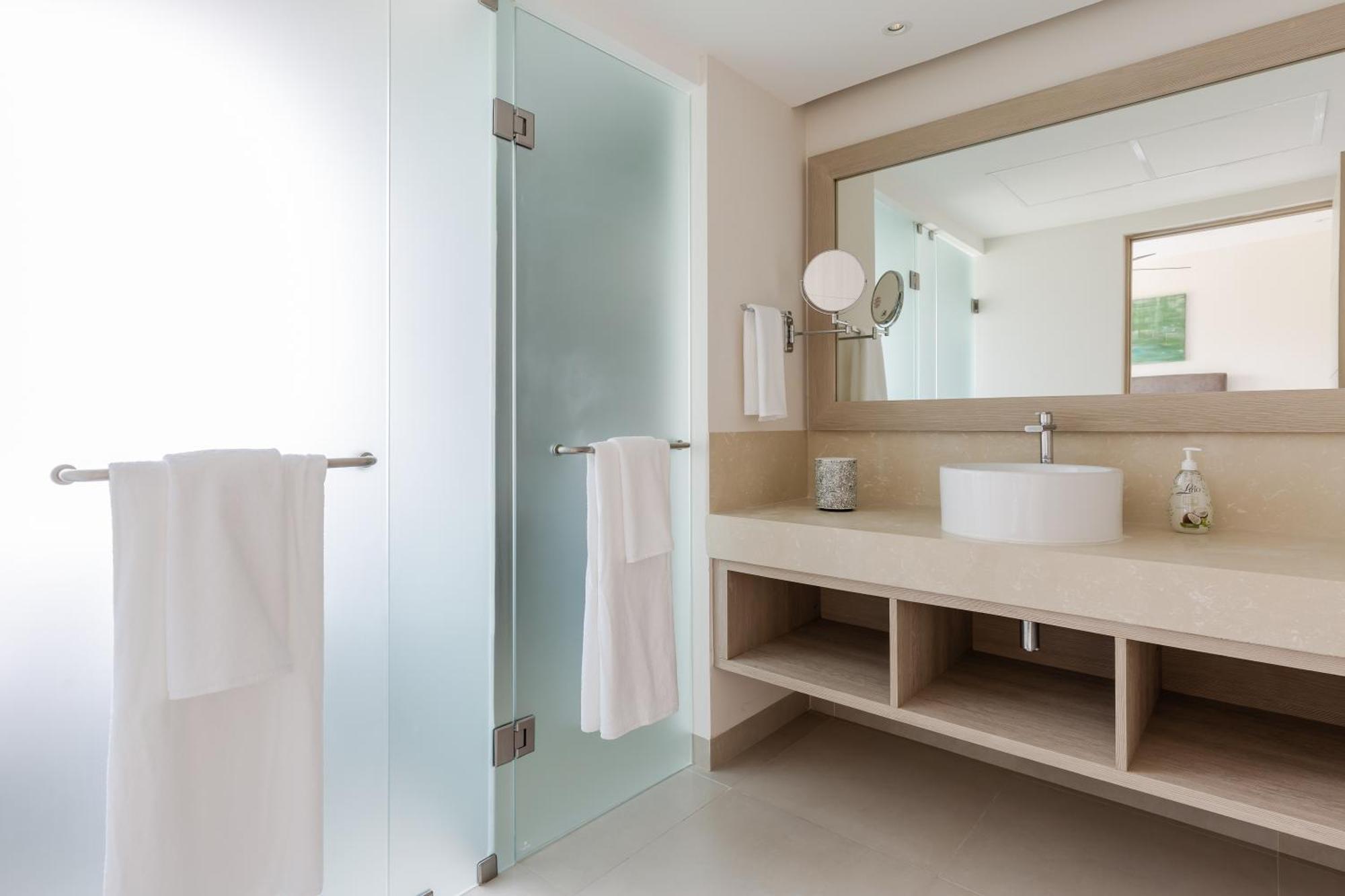 Maxim E 305 Apartment *