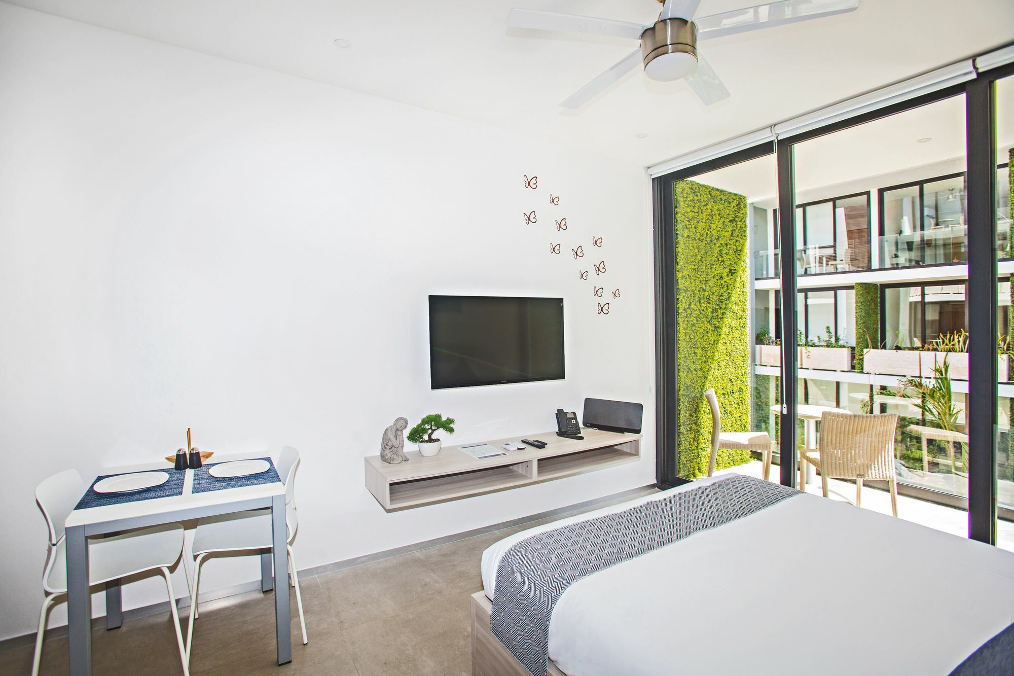 The Appartement *