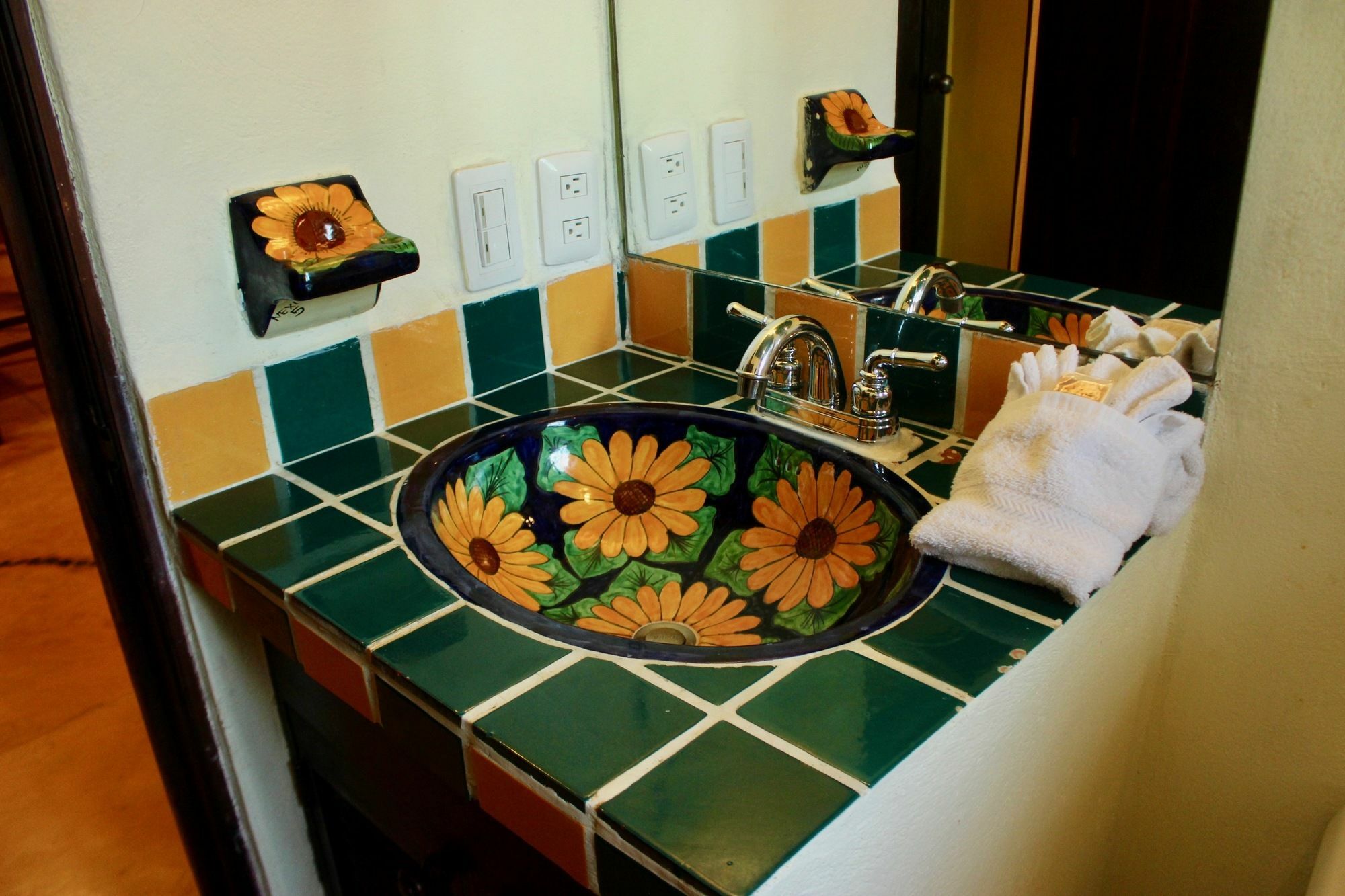 Eclipse - Afordable Condo For 4 Apartment