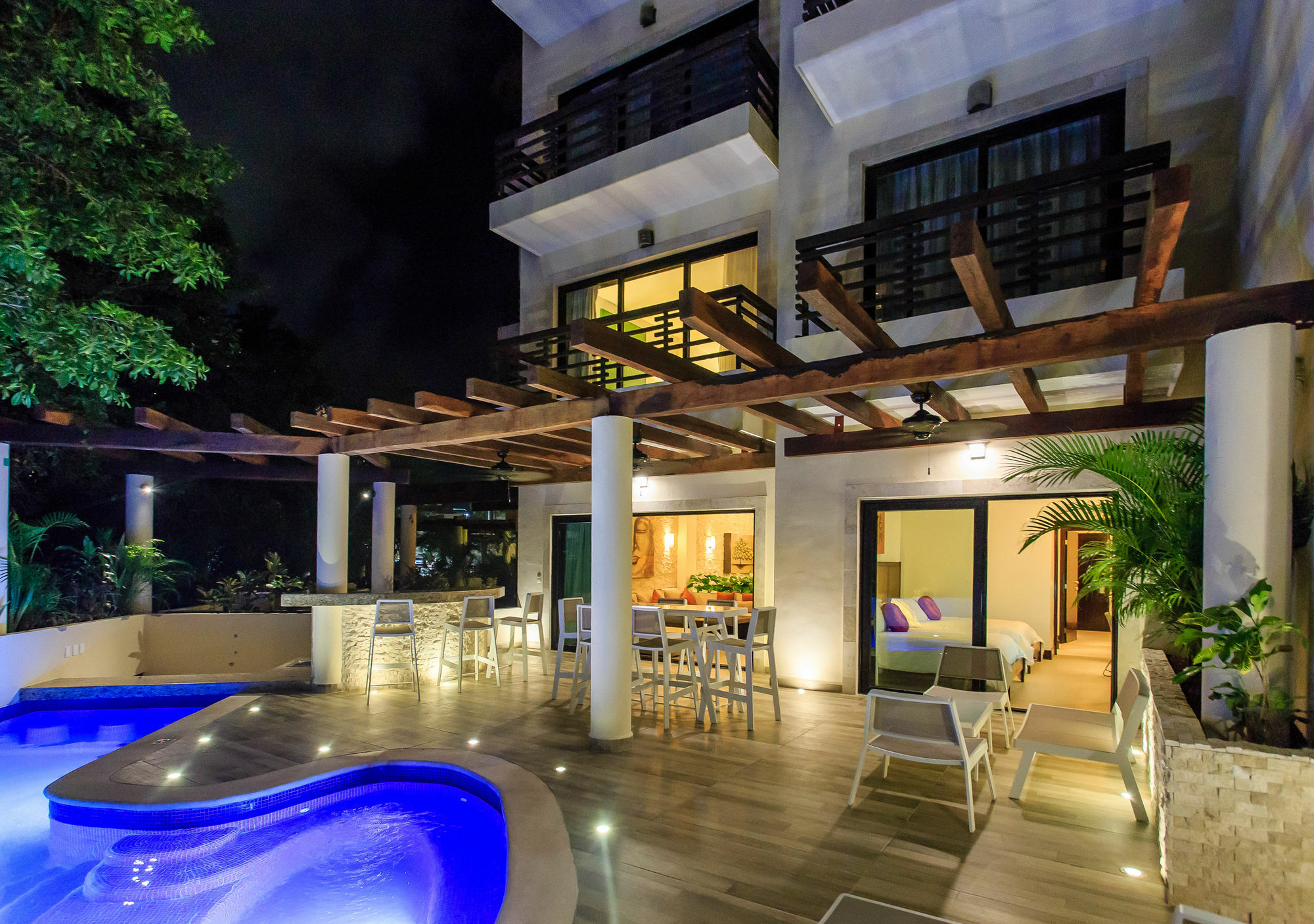 Exclusive Aldea Thai Apartment *