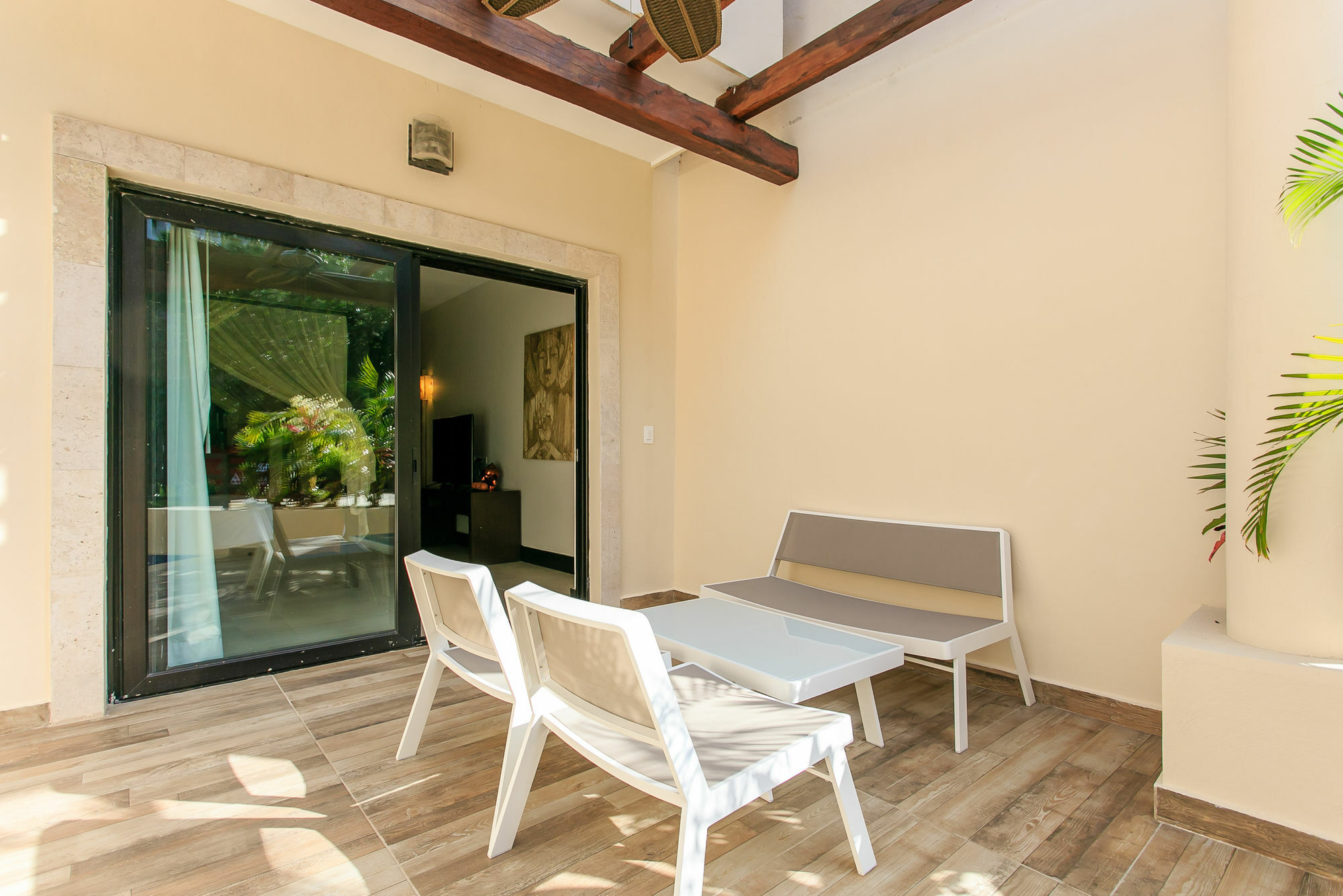 Exclusive Aldea Thai Apartment