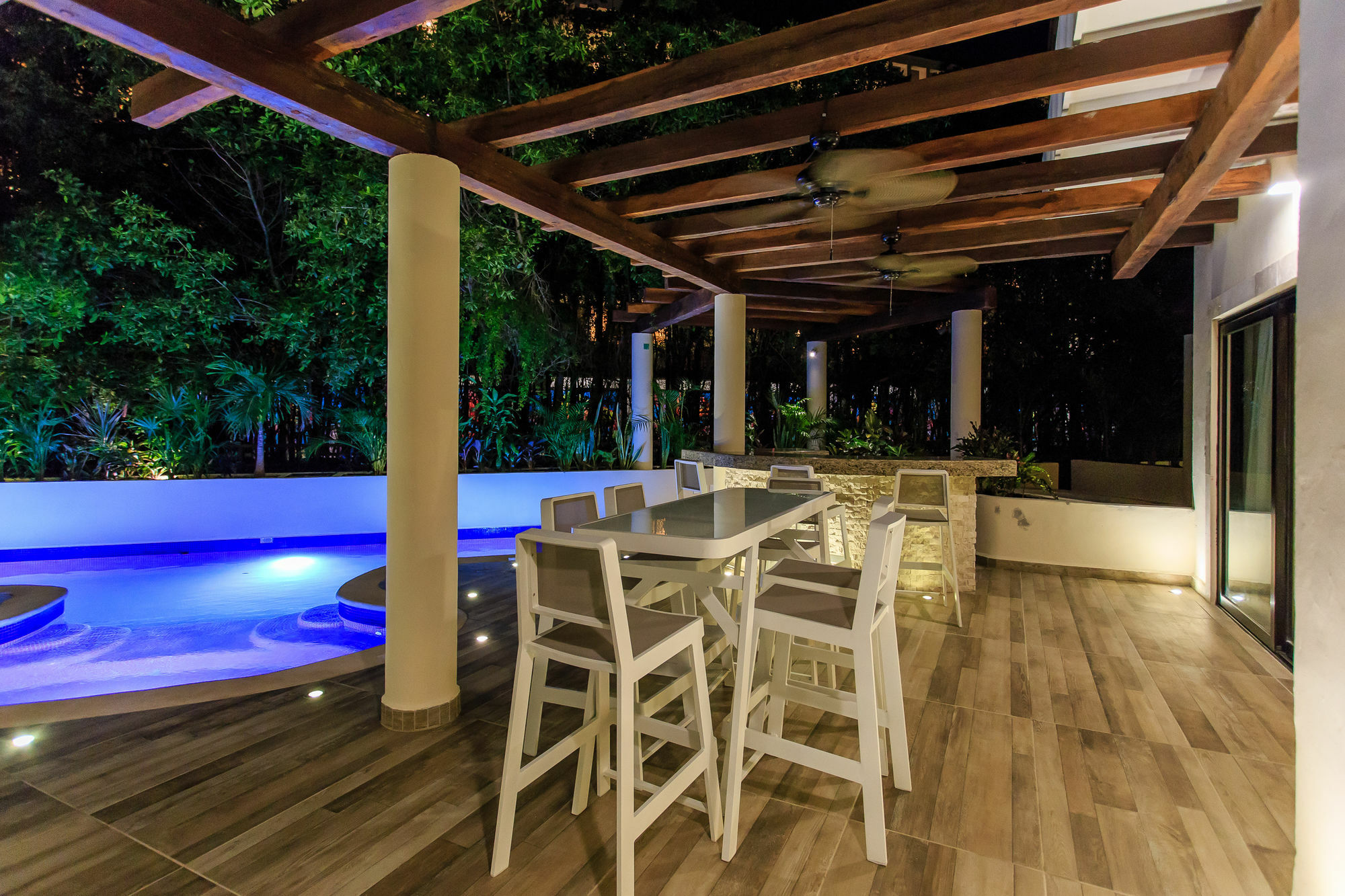 Exclusive Aldea Thai Apartment