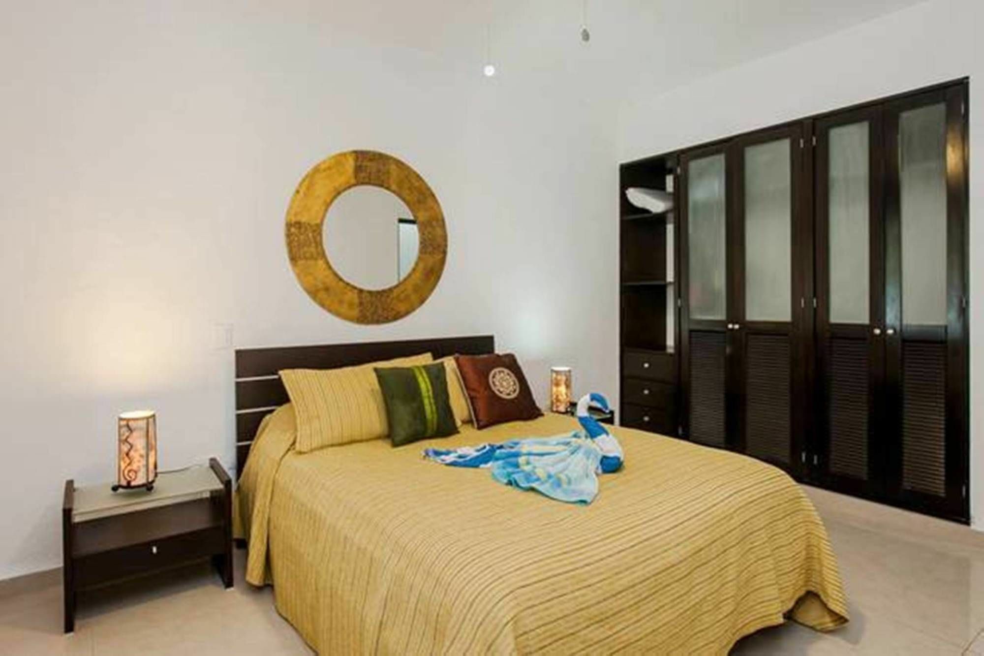 Pelicanos By Chezplaya Hotel