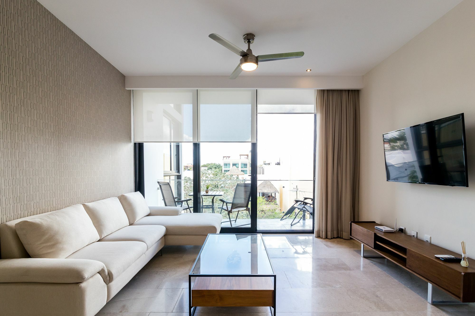 Menesse 32 Apartment