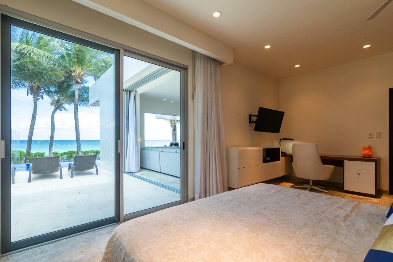 Casa Martini- Oceanfront Private Pool House For 6 Ferienhaus Playa del Carmen