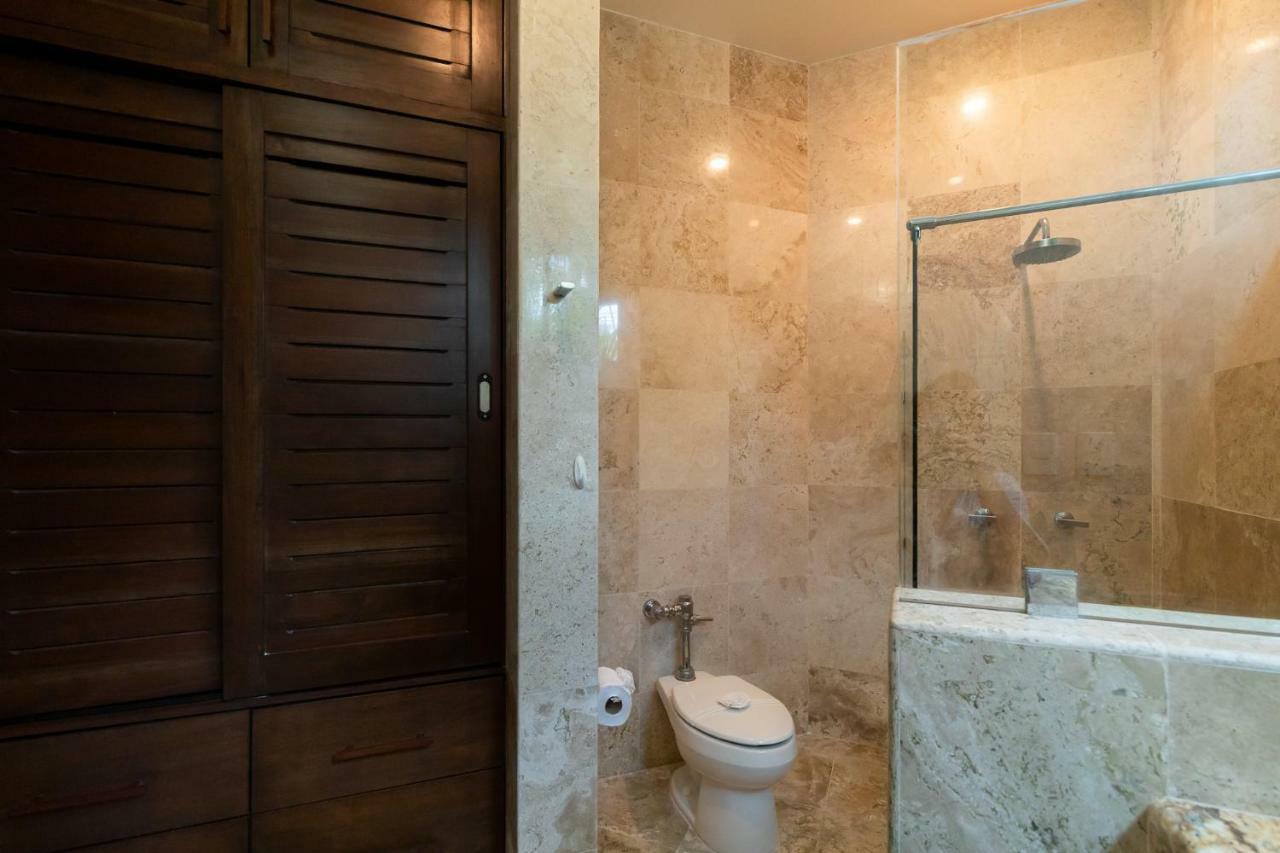 Casa Martini- Oceanfront Private Pool House For 6 Playa del Carmen