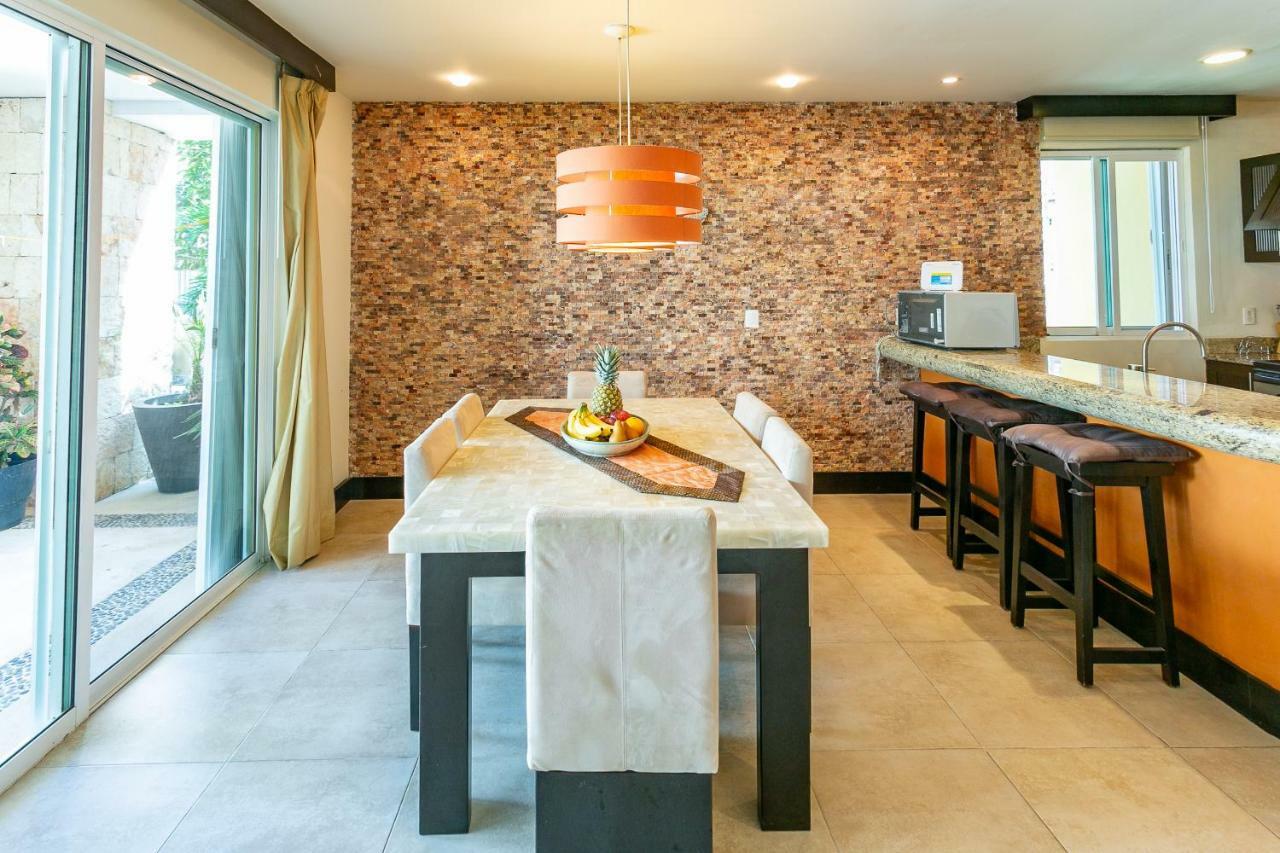 Pueblito Escondido By Hola And Land *