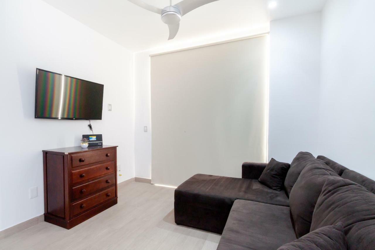 Apartment Trendy Designer In The 5th Avenue *