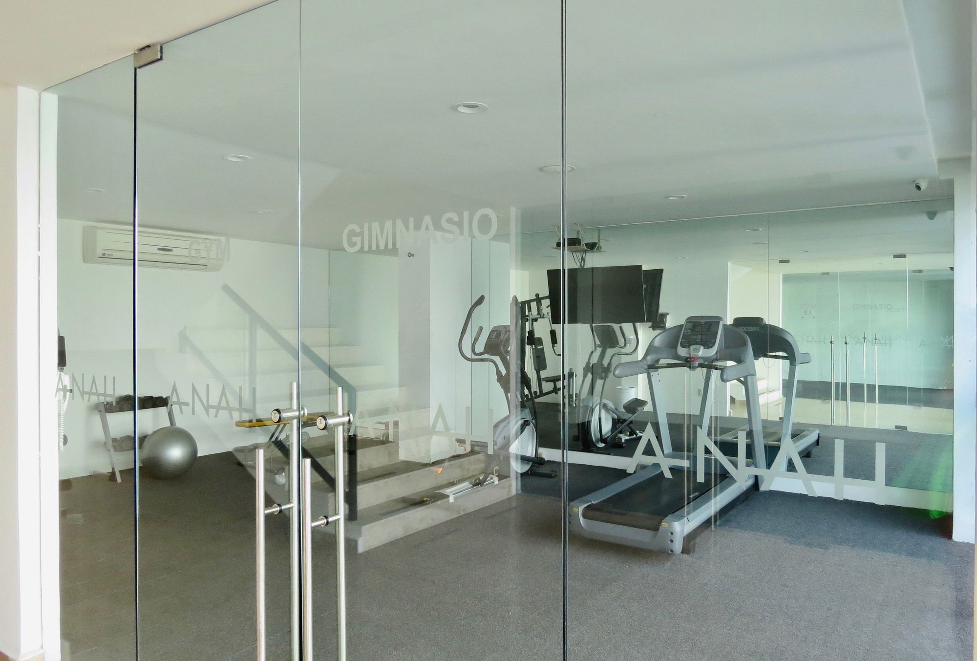 Anah Penthouse By Oceanfront Apartment