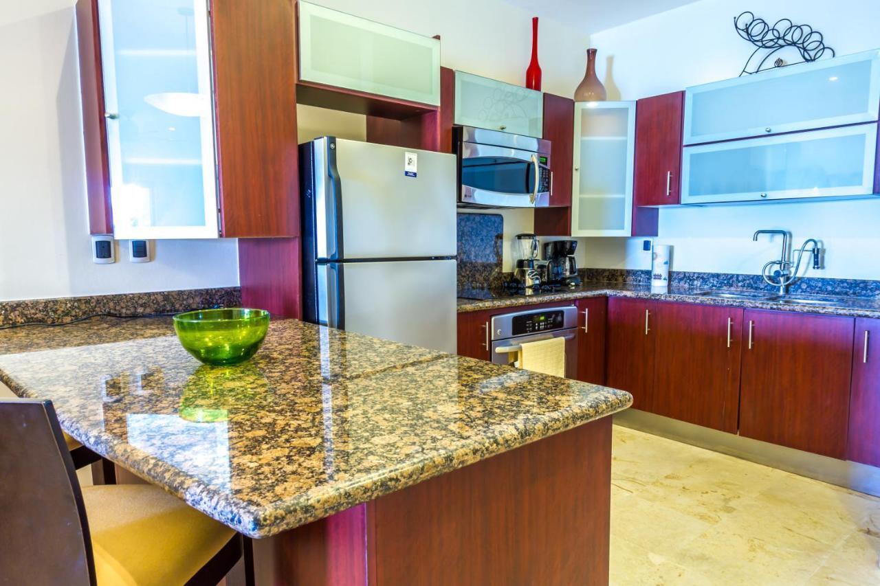 El Faro Oceanfront Apartments By Bvr