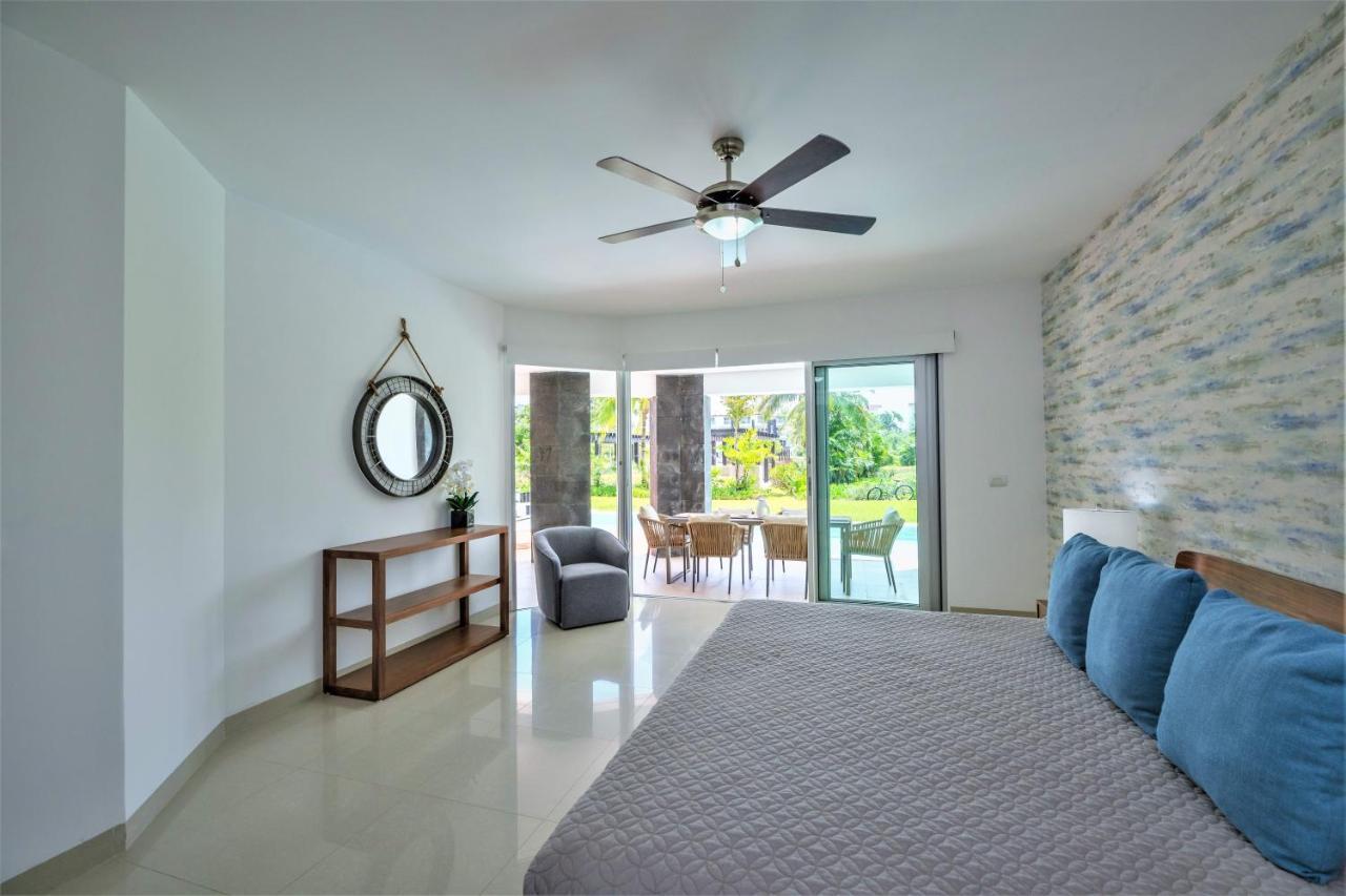 Mareazul Front 4*