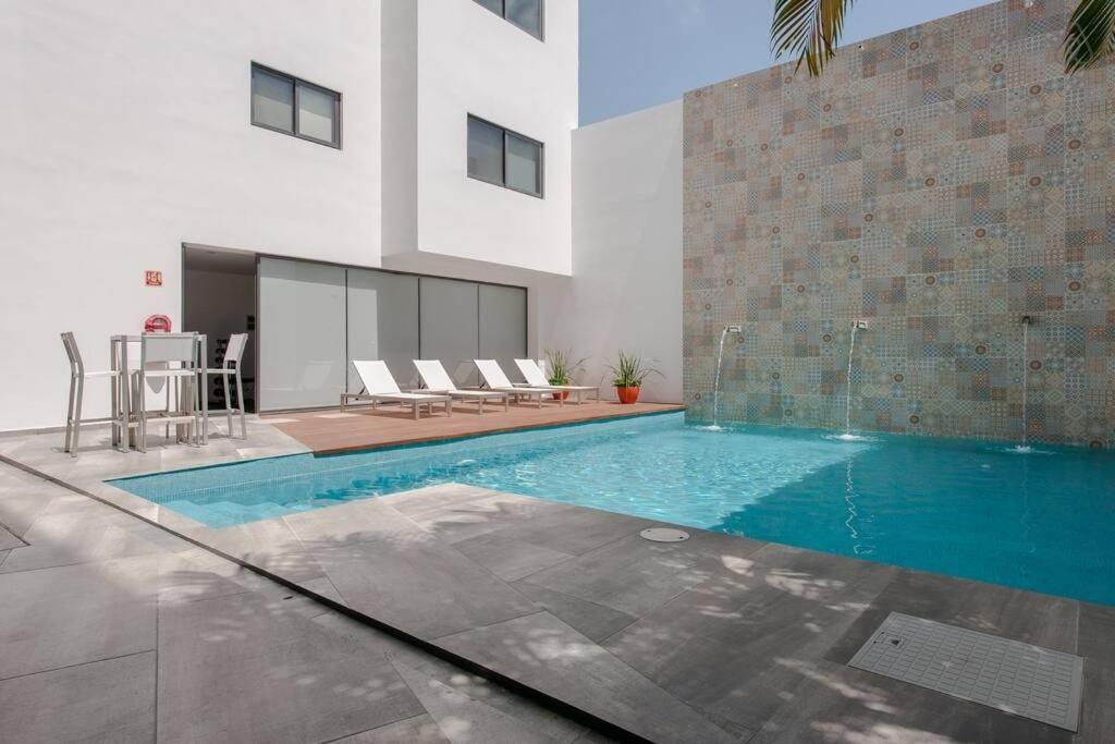 Luxury 1 Bedroom With Private Garden & Pool - Zen Paradise Apartment *