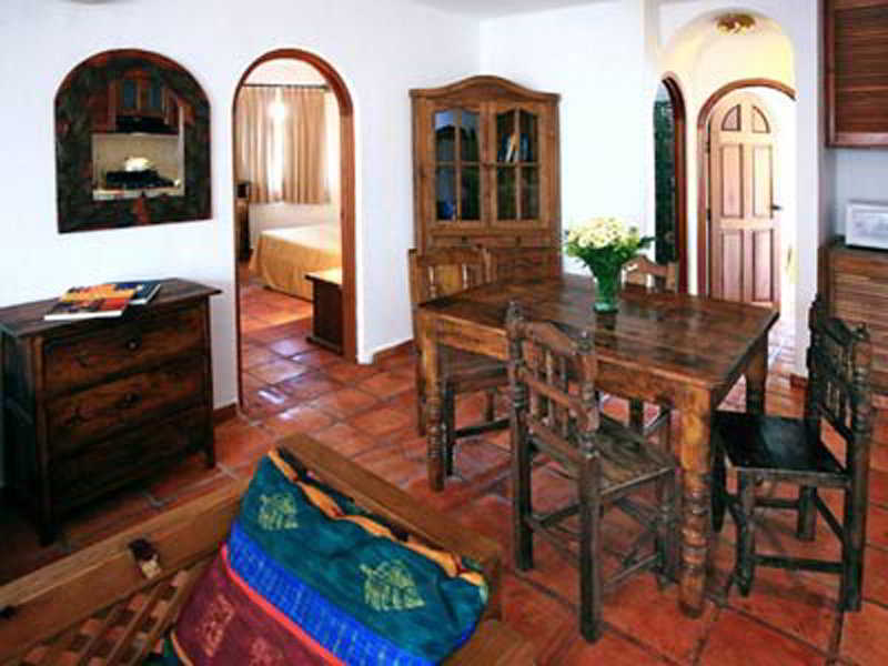 El Patio Hotel