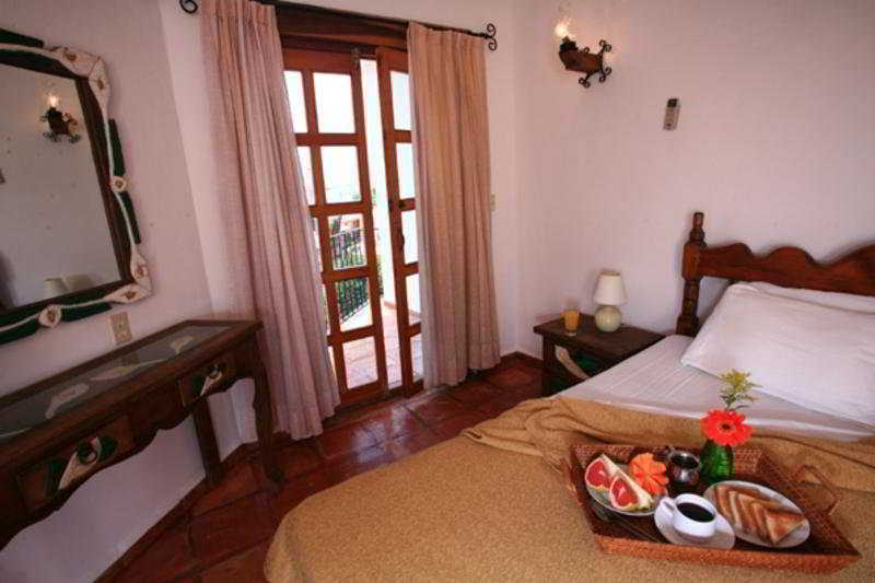 El Patio 3*