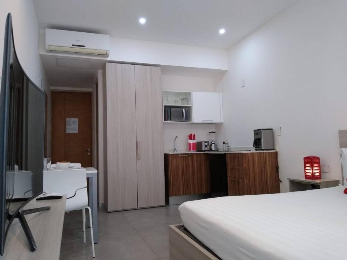 Close To 5th Av. W/ Amazing Roof Pool View, Gym, And More! Holiday home