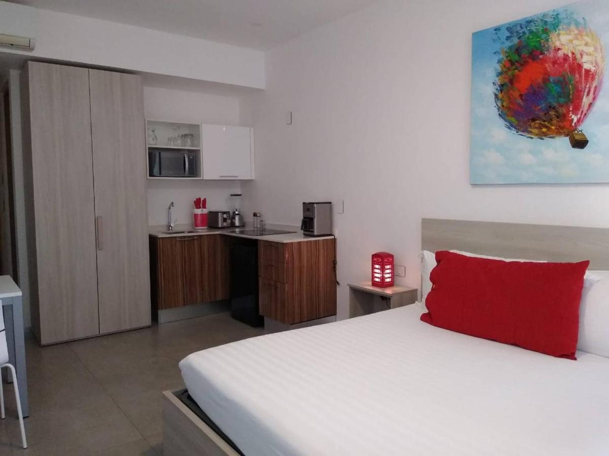 Close To 5th Av. W/ Amazing Roof Pool View, Gym, And More! Playa del Carmen