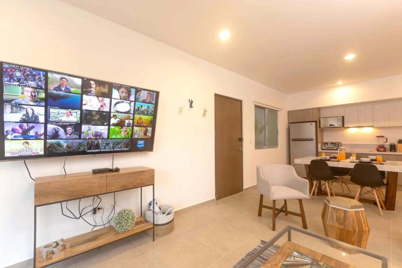 One Br Great Location, Large Roof Pool With Beautiful Views, Gym Included! * Playa del Carmen