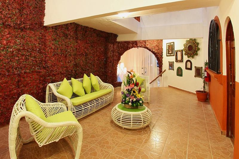 El Patio Hotel