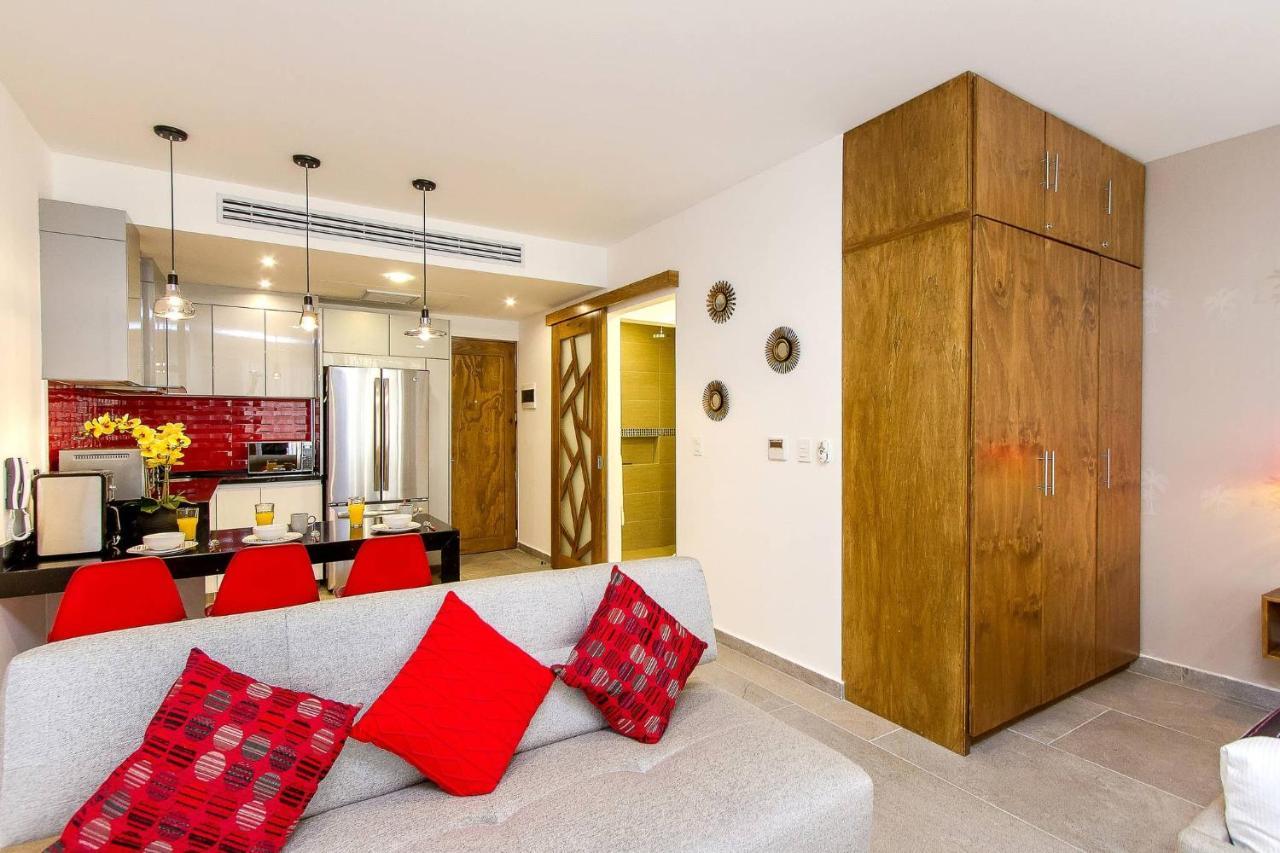 Charming, Huge & Bright On The New 5th Avenue, 3 Blocks From The Beach!