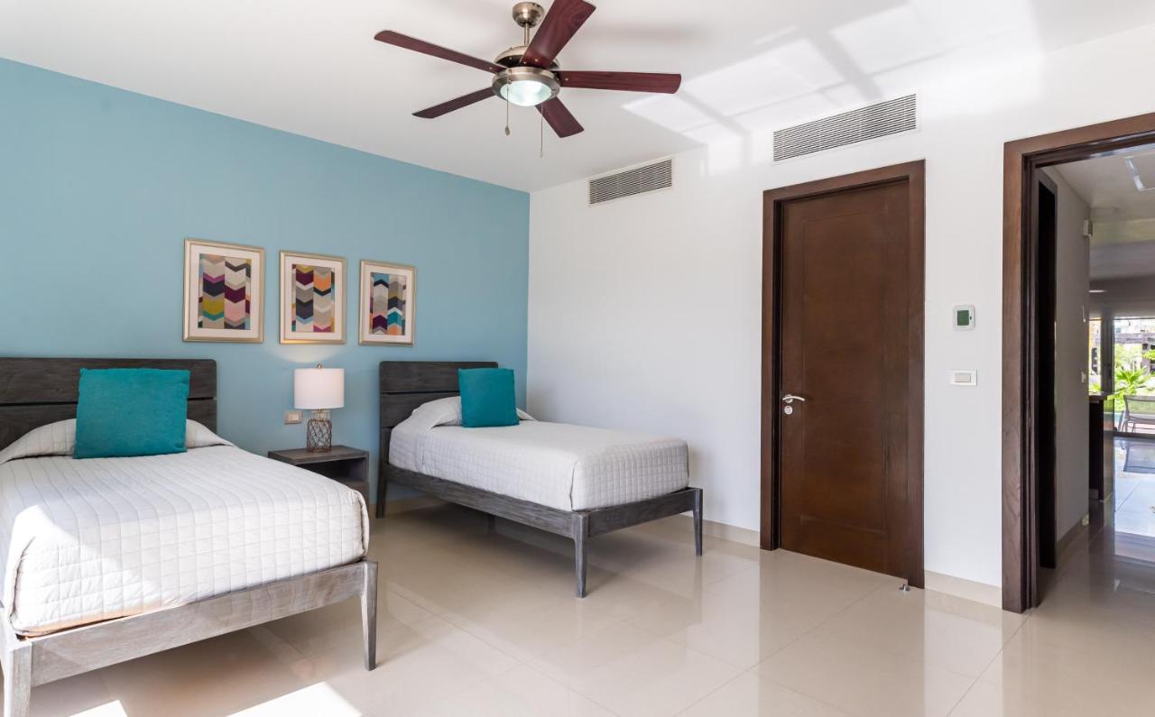 Mareazul Front 4*