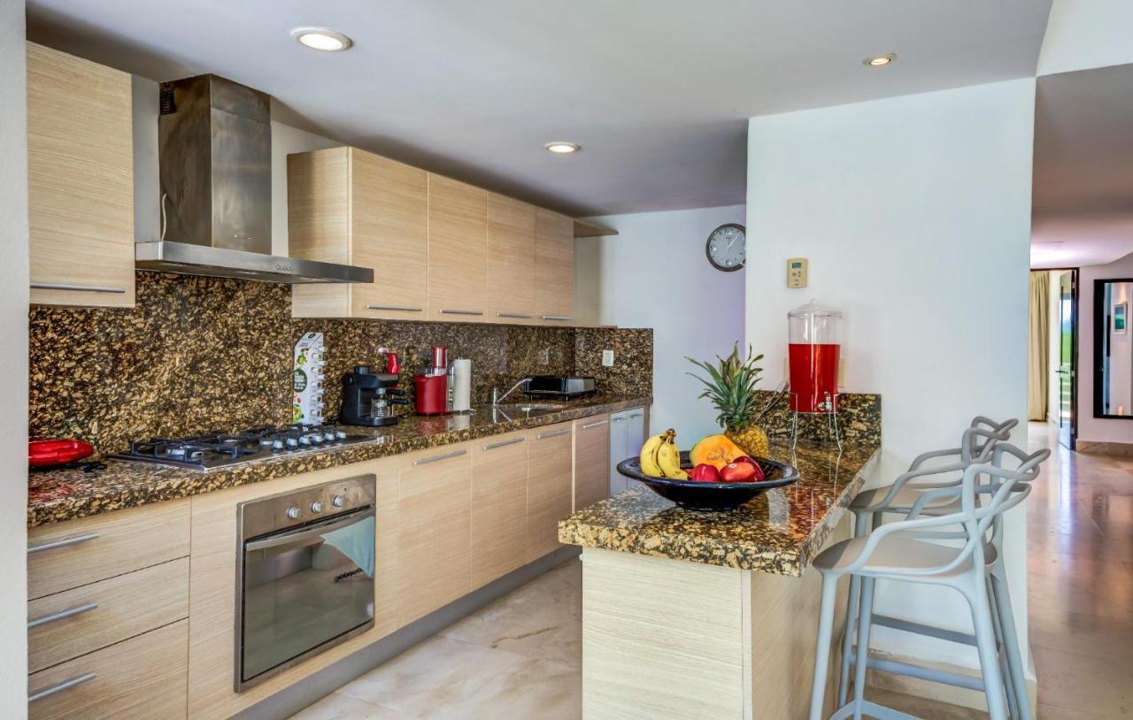 Luxurious & In Playa Steps From The