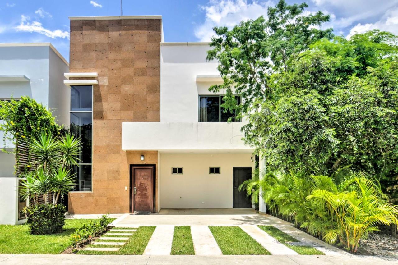 Holiday home Luxe With Pool - Walk To *