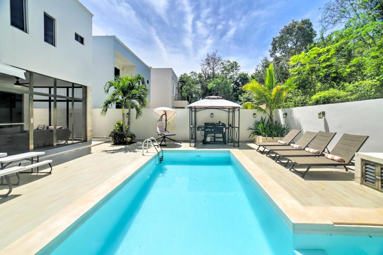 Holiday home Luxe With Pool - Walk To