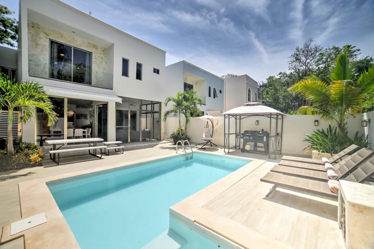 Holiday home Luxe With Pool - Walk To