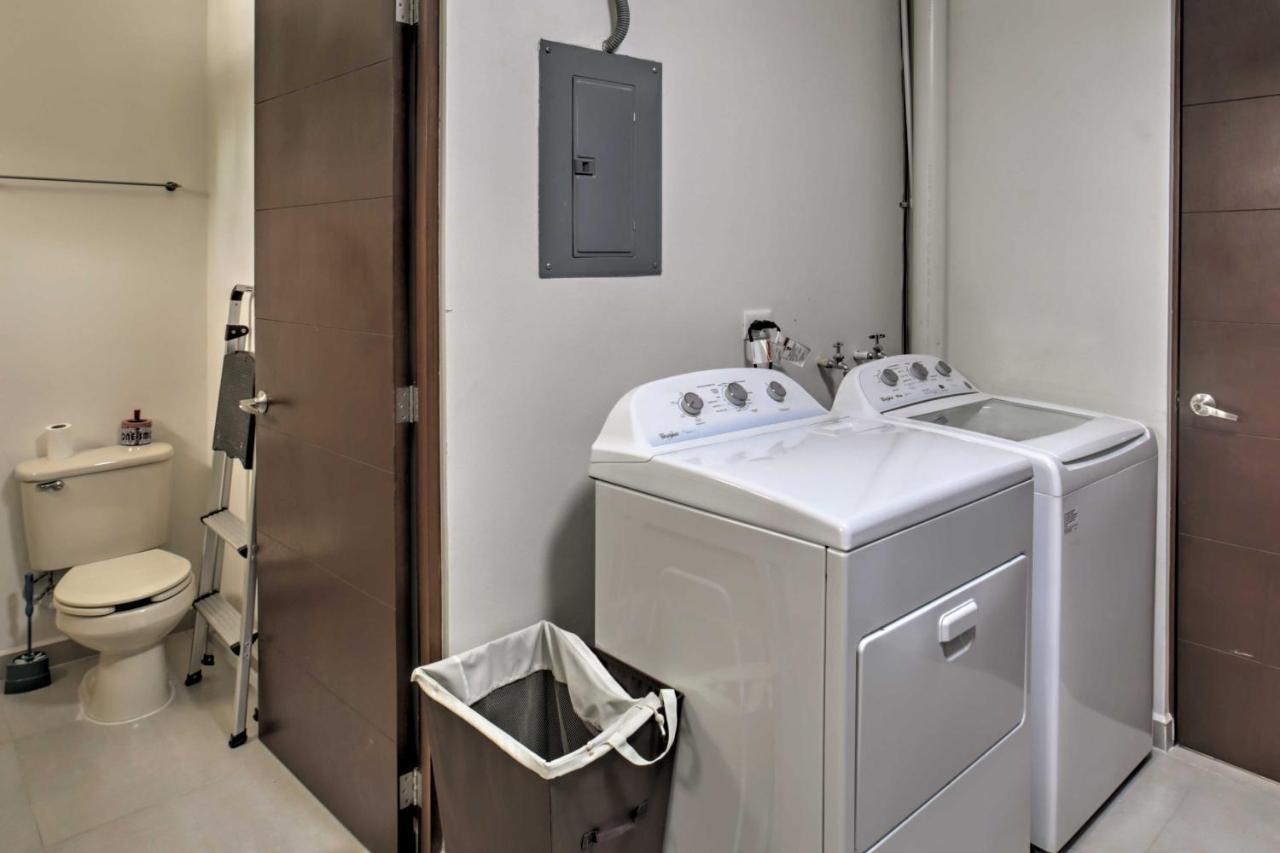 Luxe With Pool - Walk To Holiday home Playa del Carmen