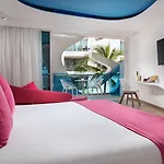 We Uniq Hotel El Carmen