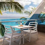 We Uniq Hotel El Carmen