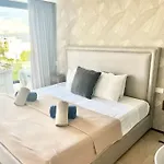 One 401 Stylish 1Br Ocean View Fast Wifi