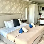 One 401 Stylish 1Br Ocean View Fast Wifi