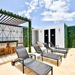 One 401 Stylish 1Br Ocean View Fast Wifi