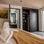 Sunrise 42 Suites By Holiday In Playa