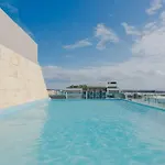 Chic Space, Private Balcony, Roof Pool, Good Wifi