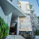 Oasis12 By Playa Moments