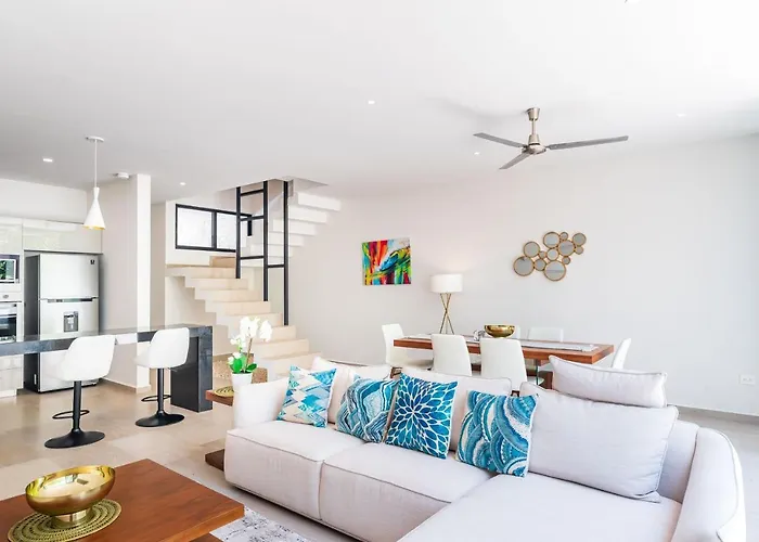 Entire House- 3Br With Private Roof Top Deck