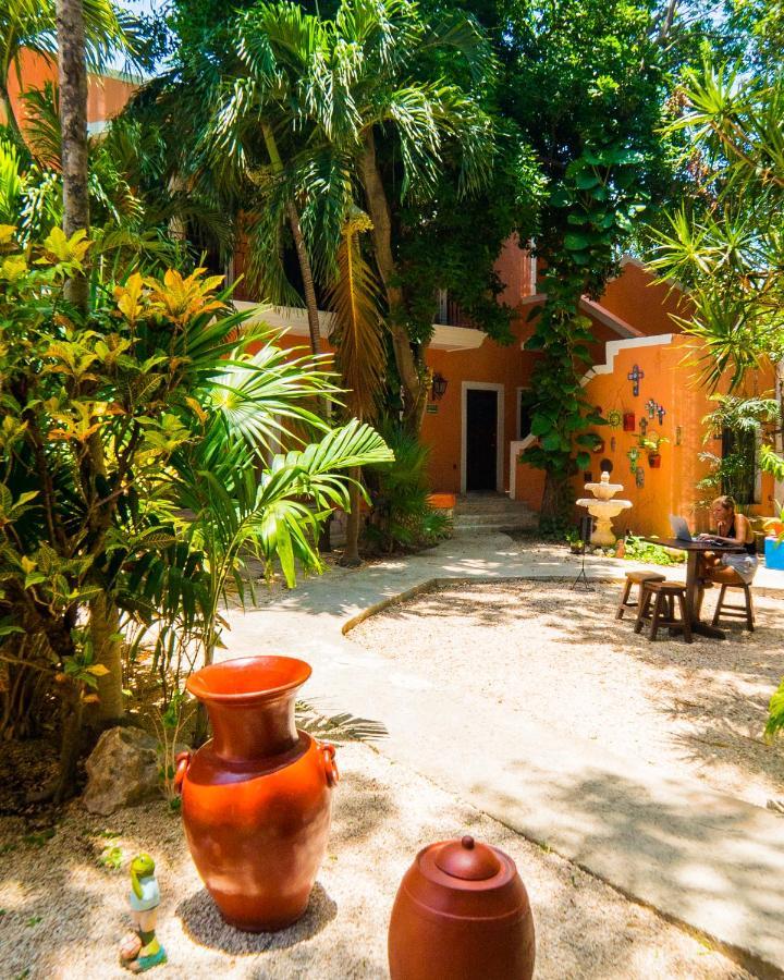 Hotel Casa De Flores 3*