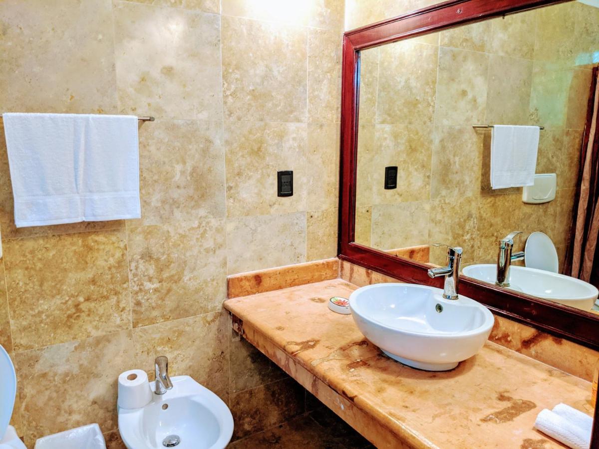 Castillo Playacar Fase 1 9br 3kitchen Pool Walk To 5th Ave 25max