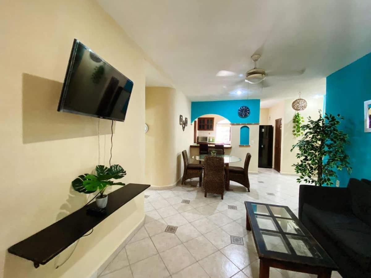 W/ Prime Location Mexican Colonial Style Apartment *