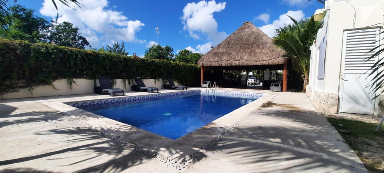 En Fraccionamiento Privado 6 Personas, 5 Camas, Piscina Cerca De La Playa Apartamento Playa del Carmen