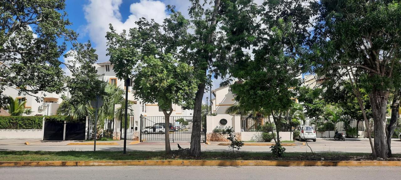 En Fraccionamiento Privado 6 Personas, 5 Camas, Piscina Cerca De La Playa Apartamento Playa del Carmen