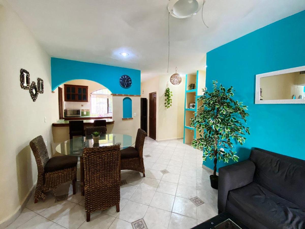 W/ Prime Location Mexican Colonial Style Apartment *
