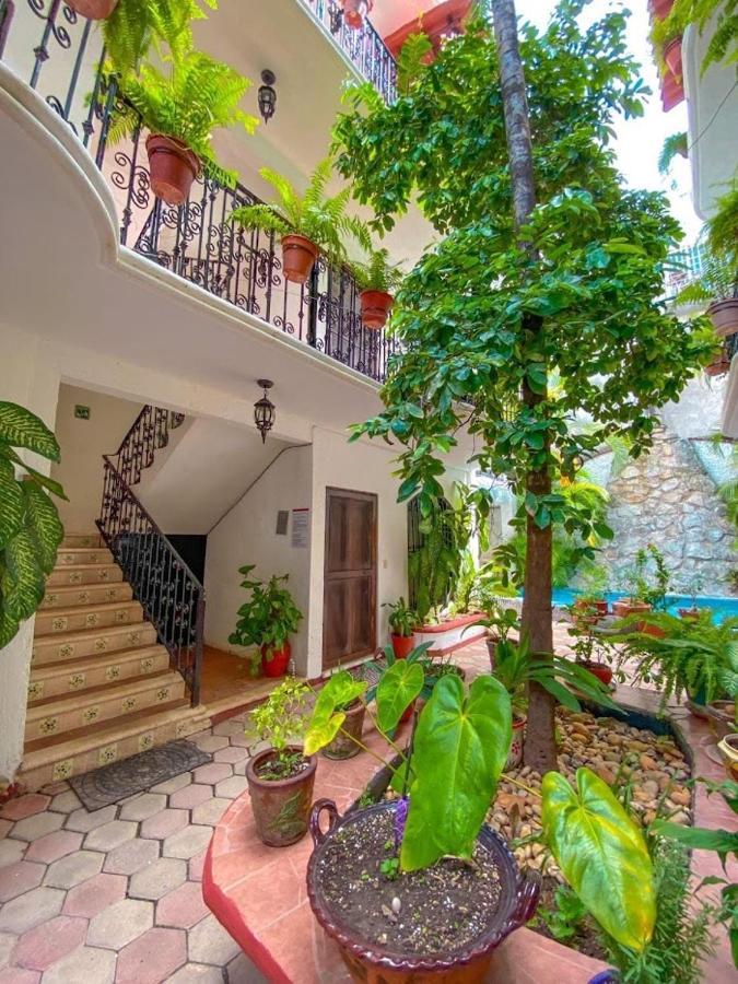 W/ Prime Location Mexican Colonial Style Apartment