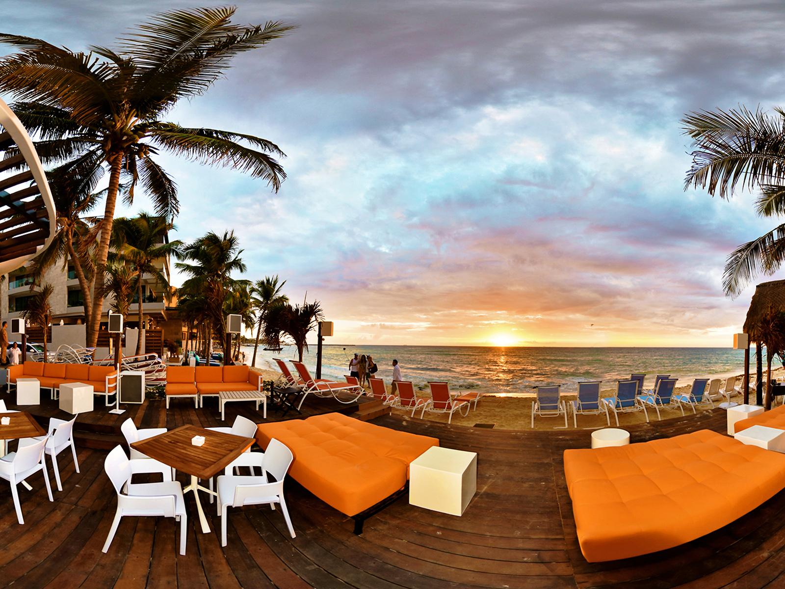 We Uniq El Carmen Adults Only Hotel