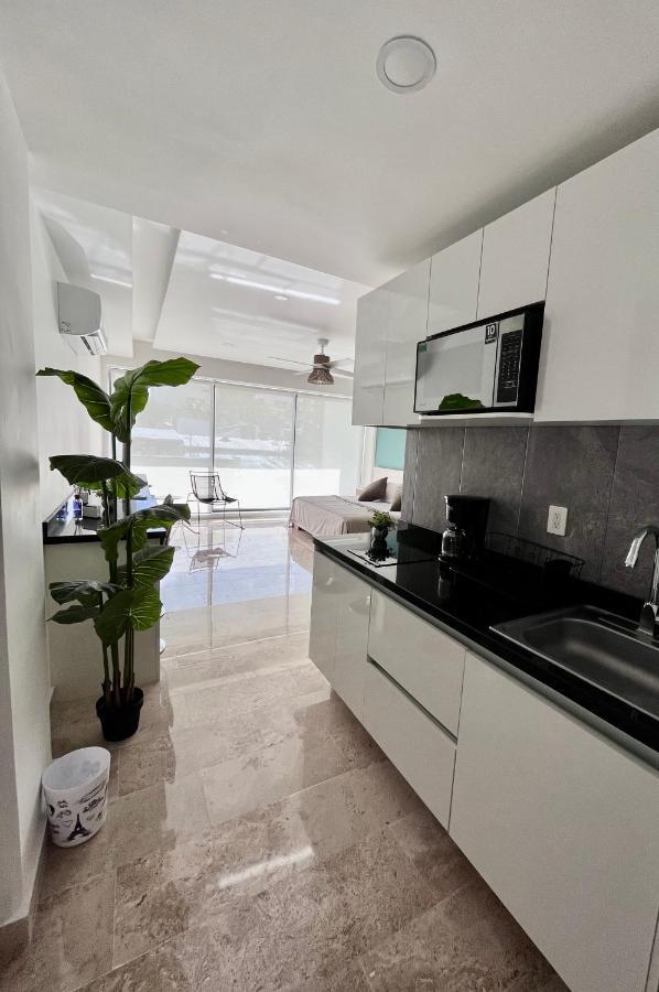 Luxury Location! Apartment *