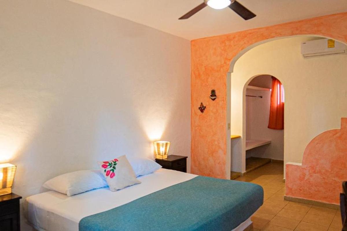 Casa De Flores 3*