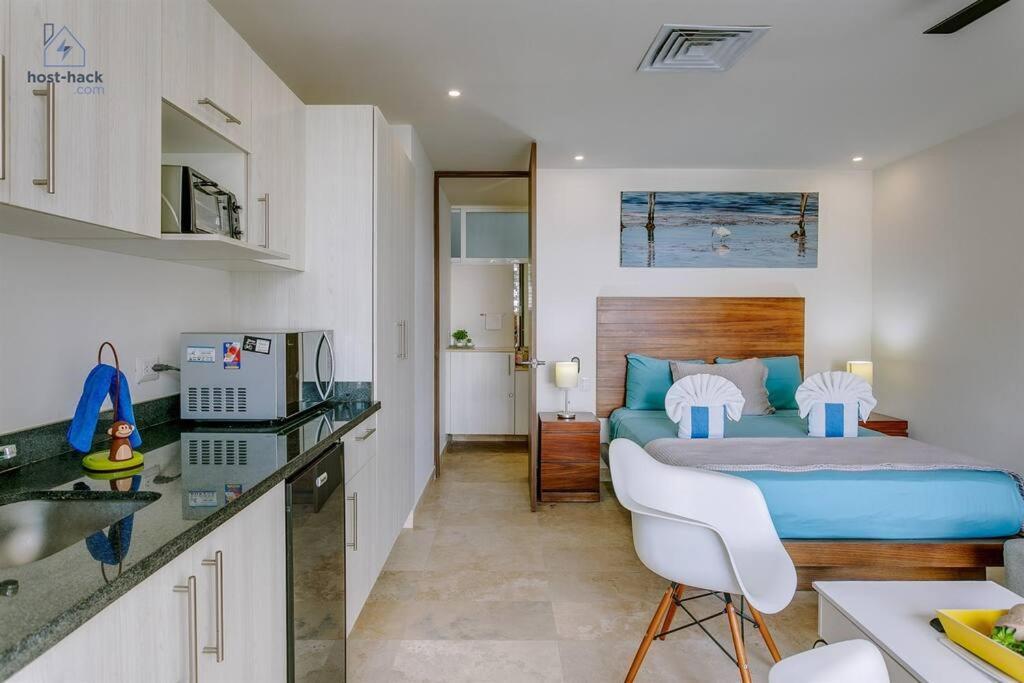 Apartment Danzamar 1b With Pool & Rooftop Near Mamitas